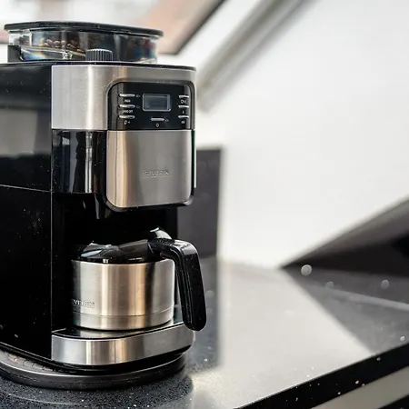 Moderne Offene Dachgeschosswohnung アパート