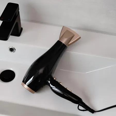 Moderne Offene Dachgeschosswohnung アパート *