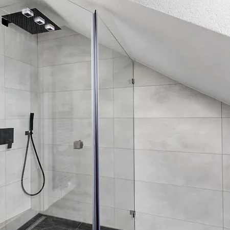 Moderne Offene Dachgeschosswohnung *