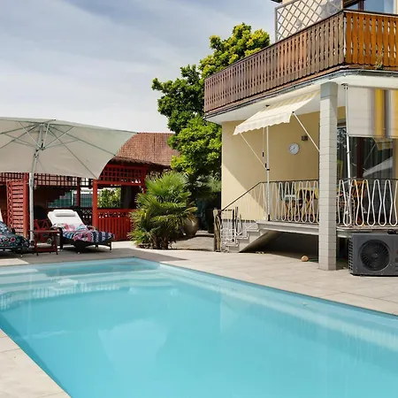 Moderne Offene Dachgeschosswohnung アパート Linx