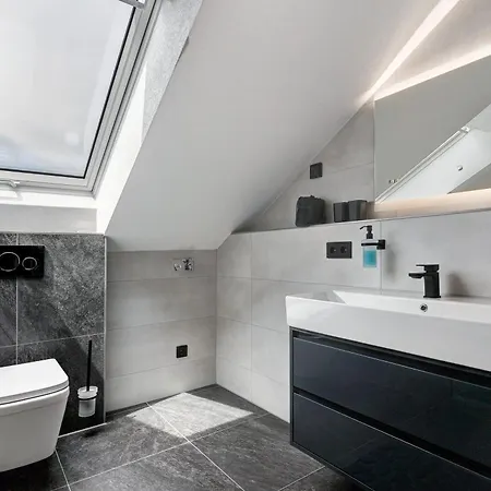 Moderne Offene Dachgeschosswohnung * Linx